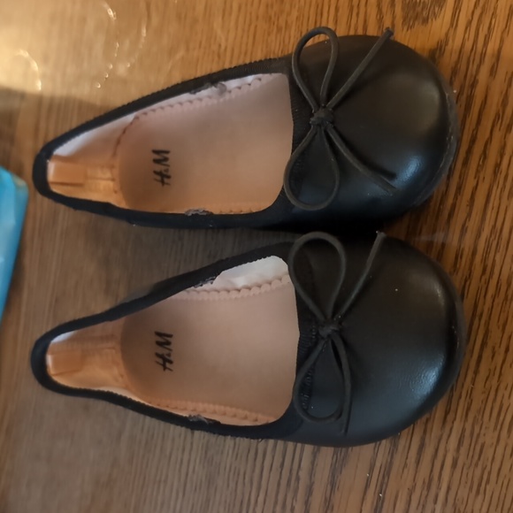 Toddler Black Slip On Ballet Flat Shoes - Picture 1 of 9